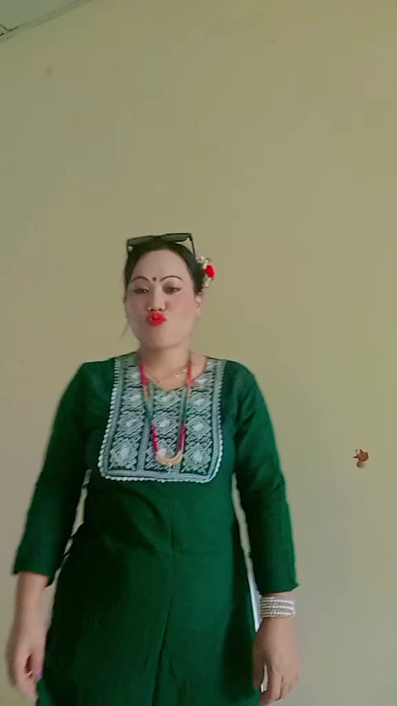 @❤ अनुष्मा भ्लोन ❤️