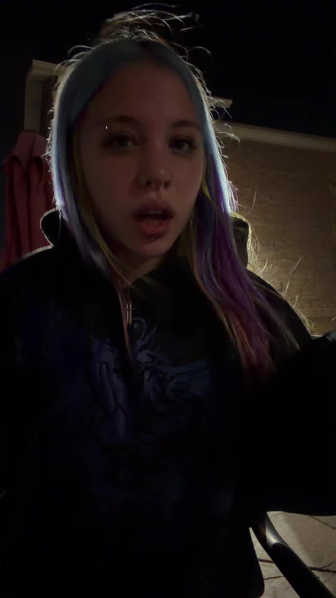 @..