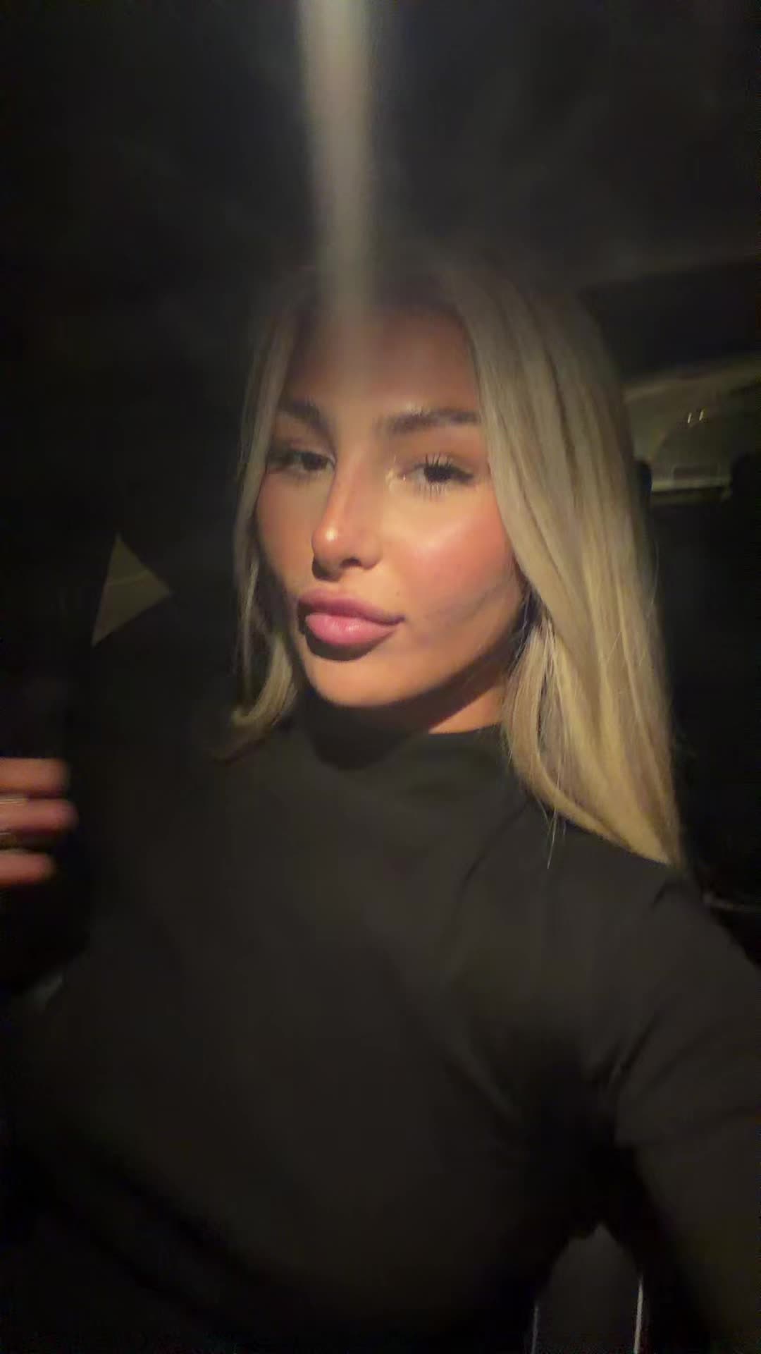 @blondiexbabe