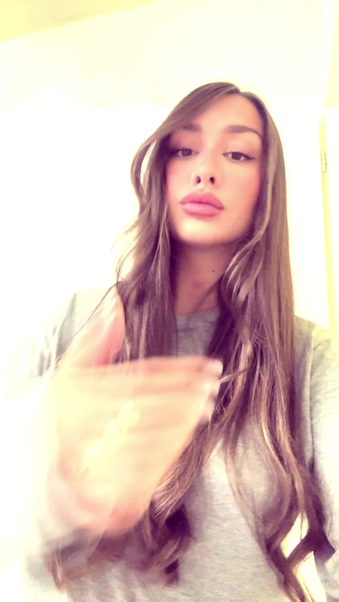@canirebecca