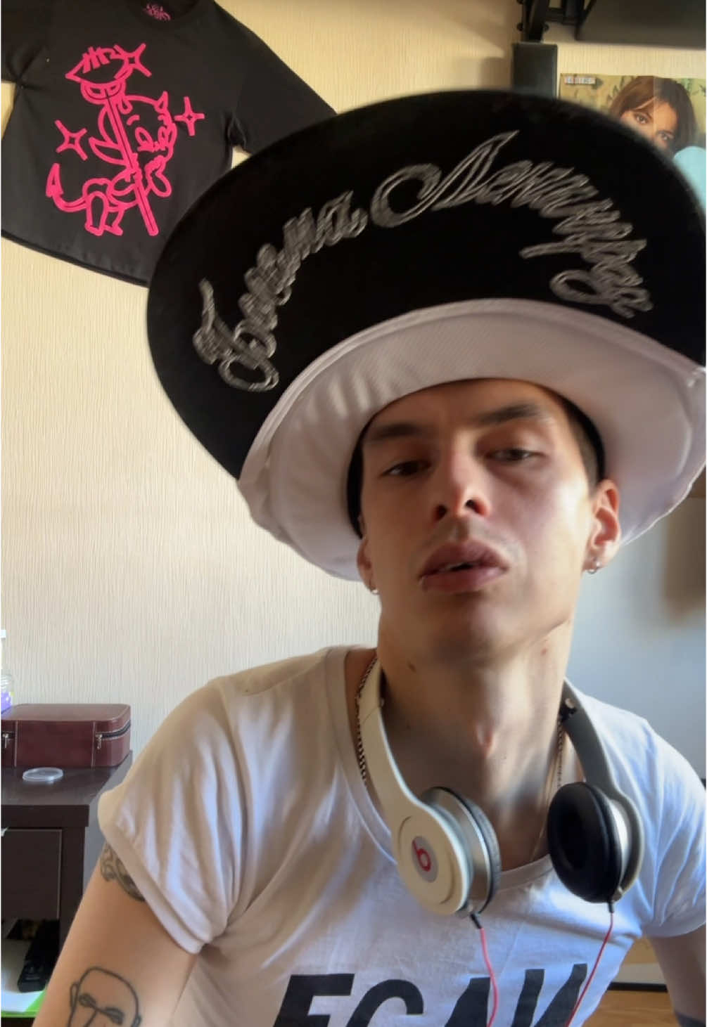 @Максим Зихель Лох