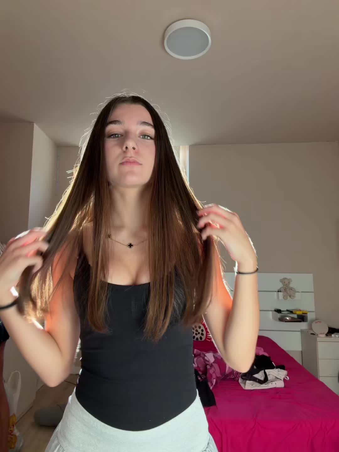 @nicole
