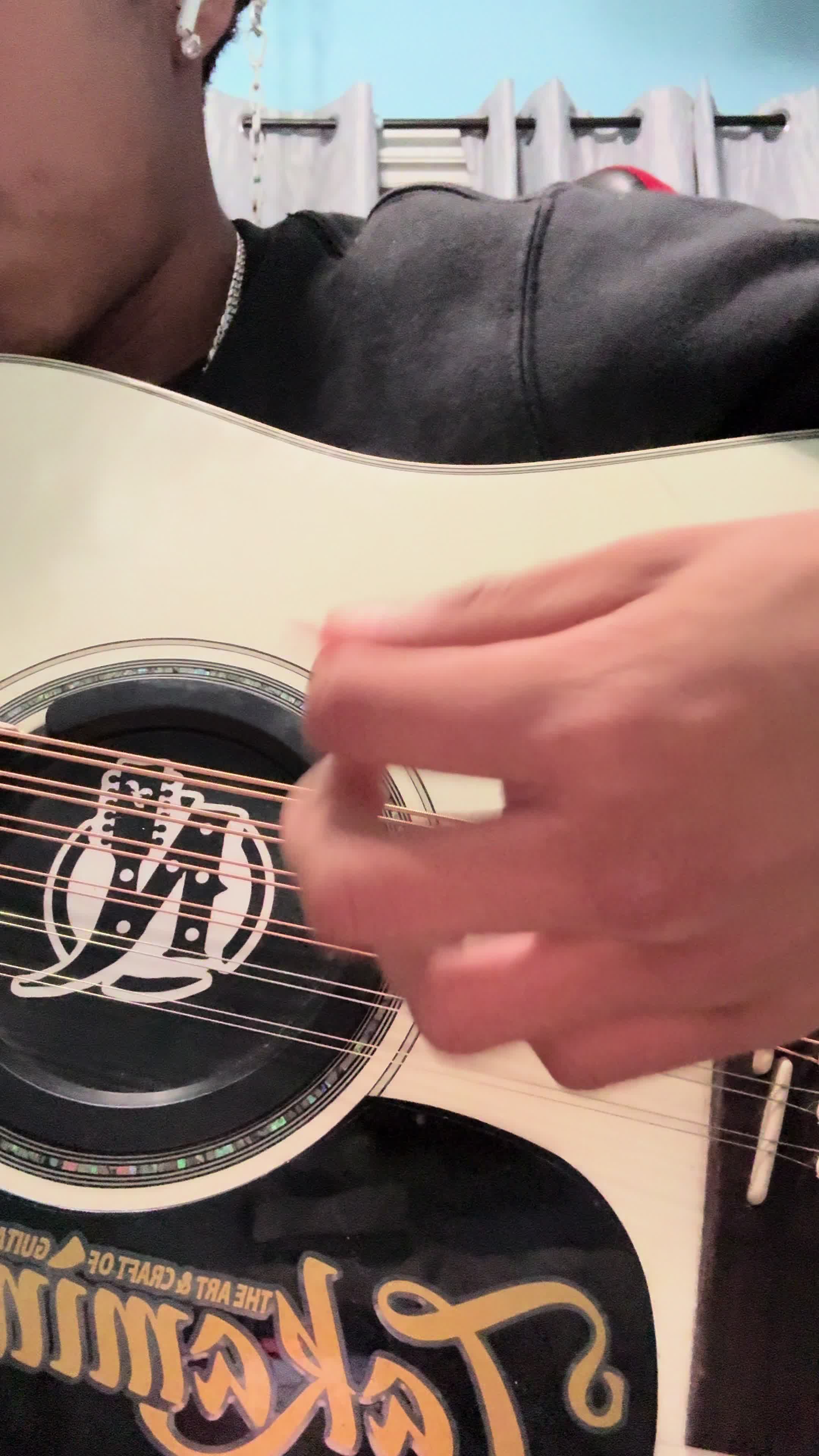 @🦅