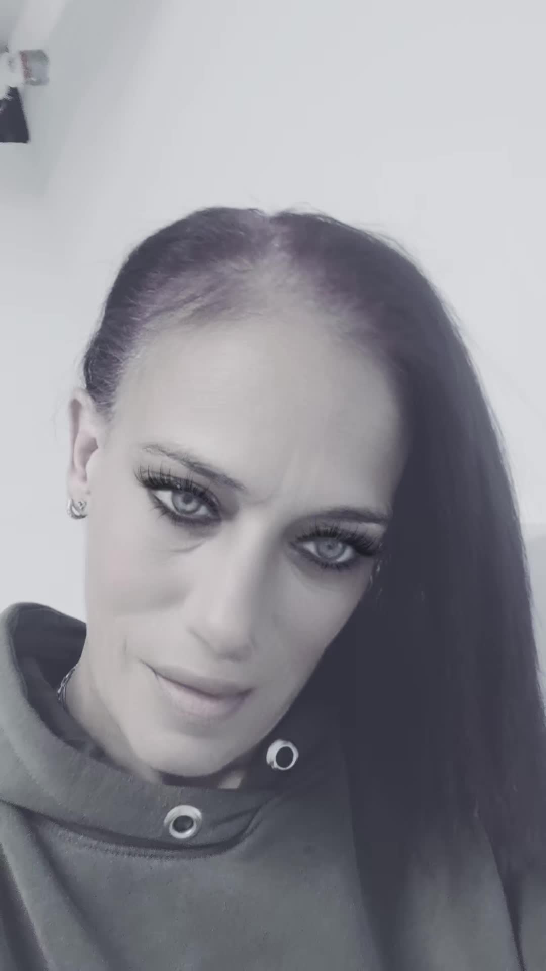 @trischa