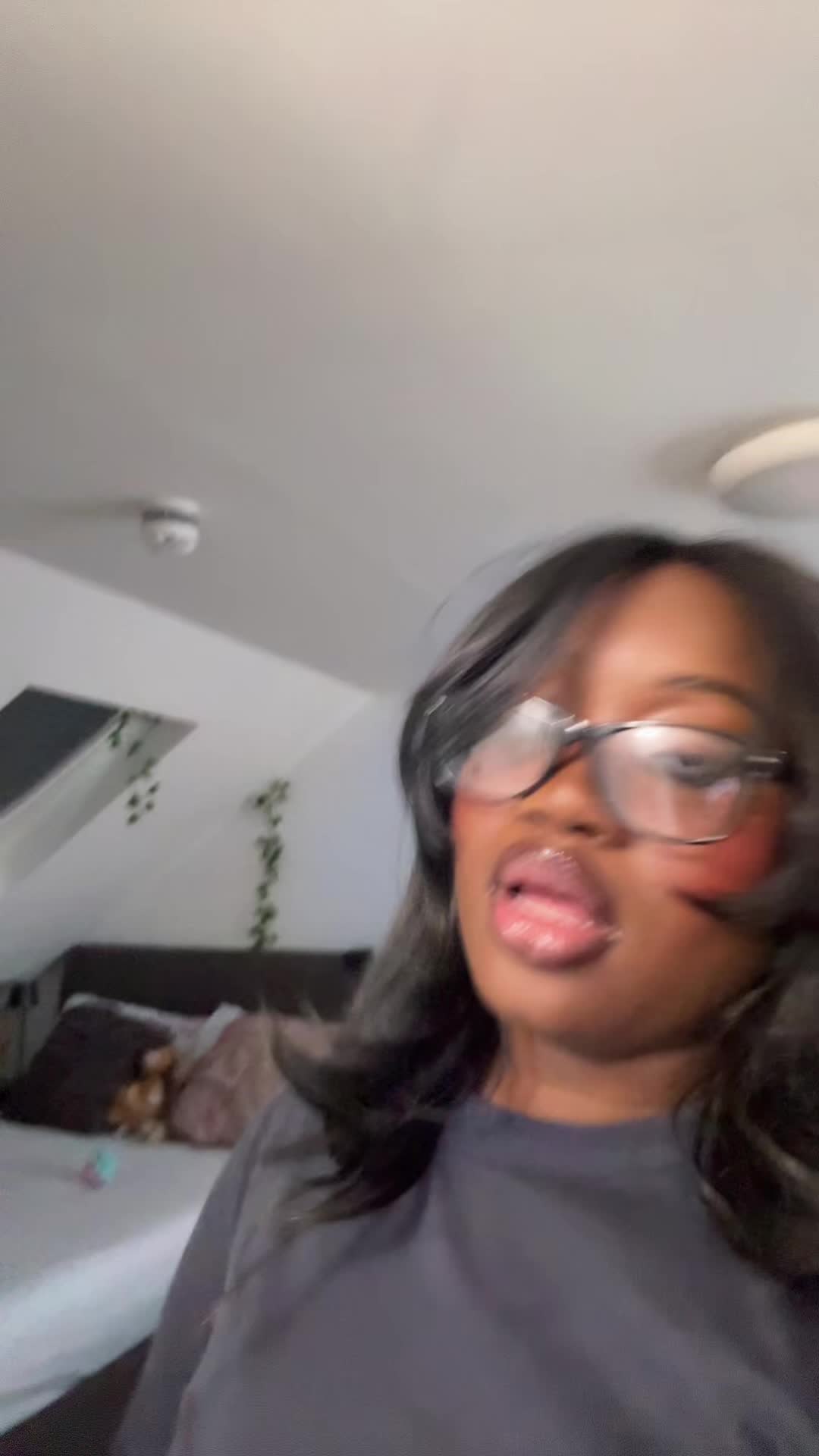 @Laylay