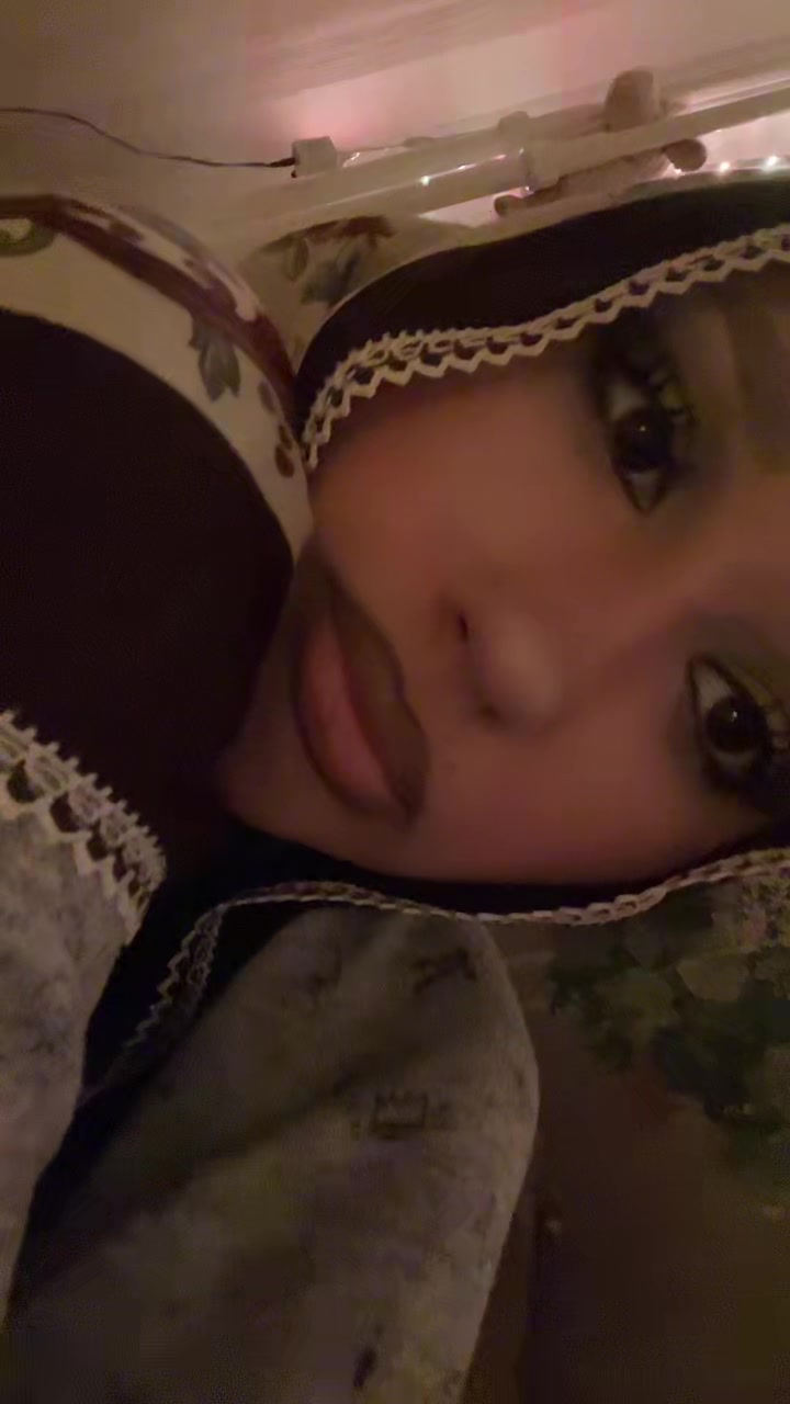 @<3