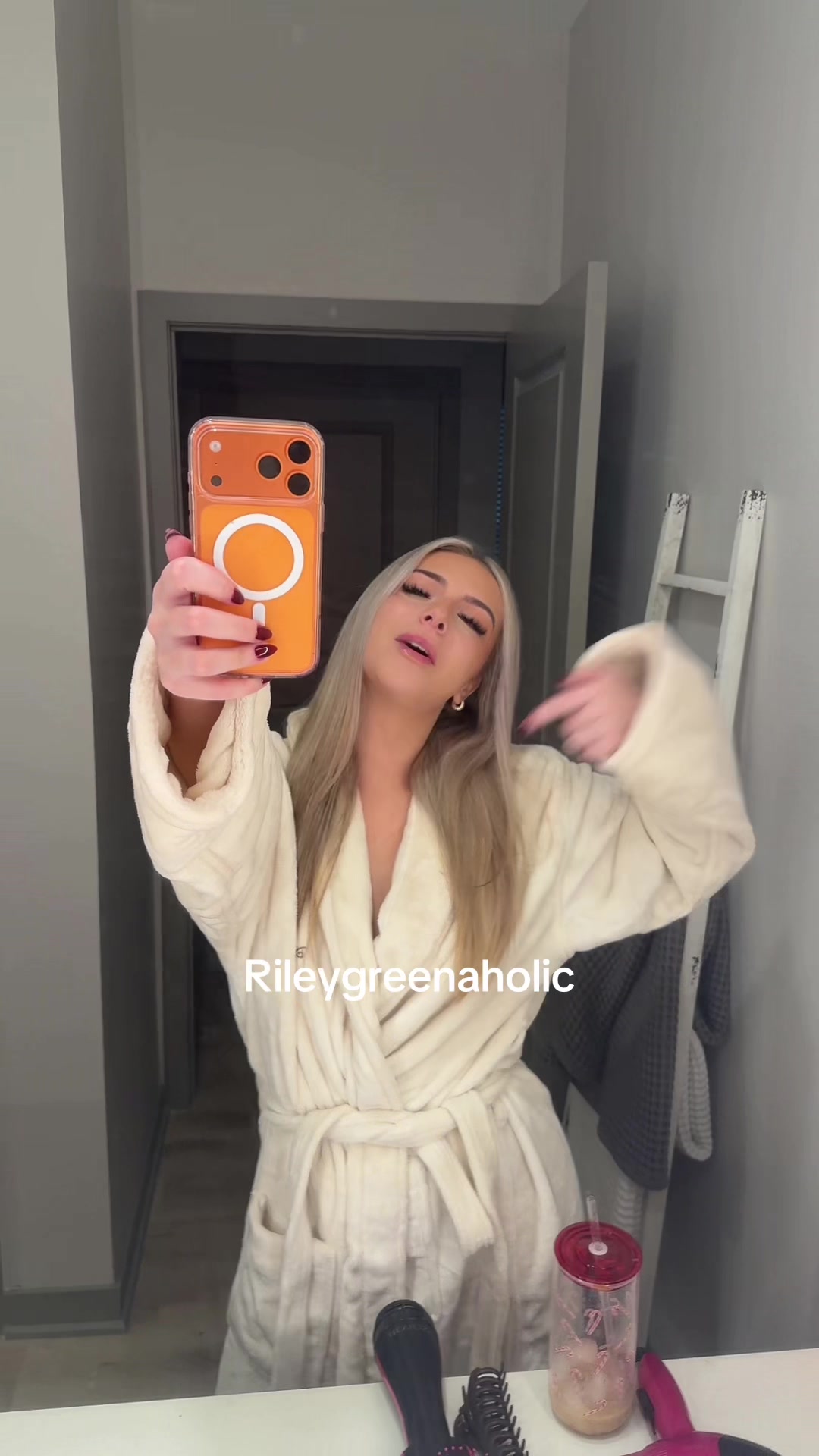 @theycallmesexylexy