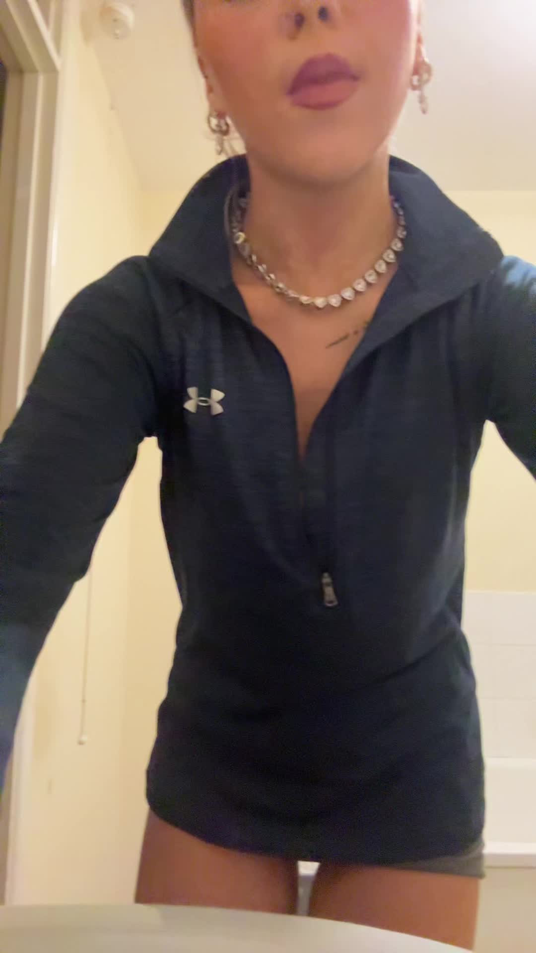 @yazminellie
