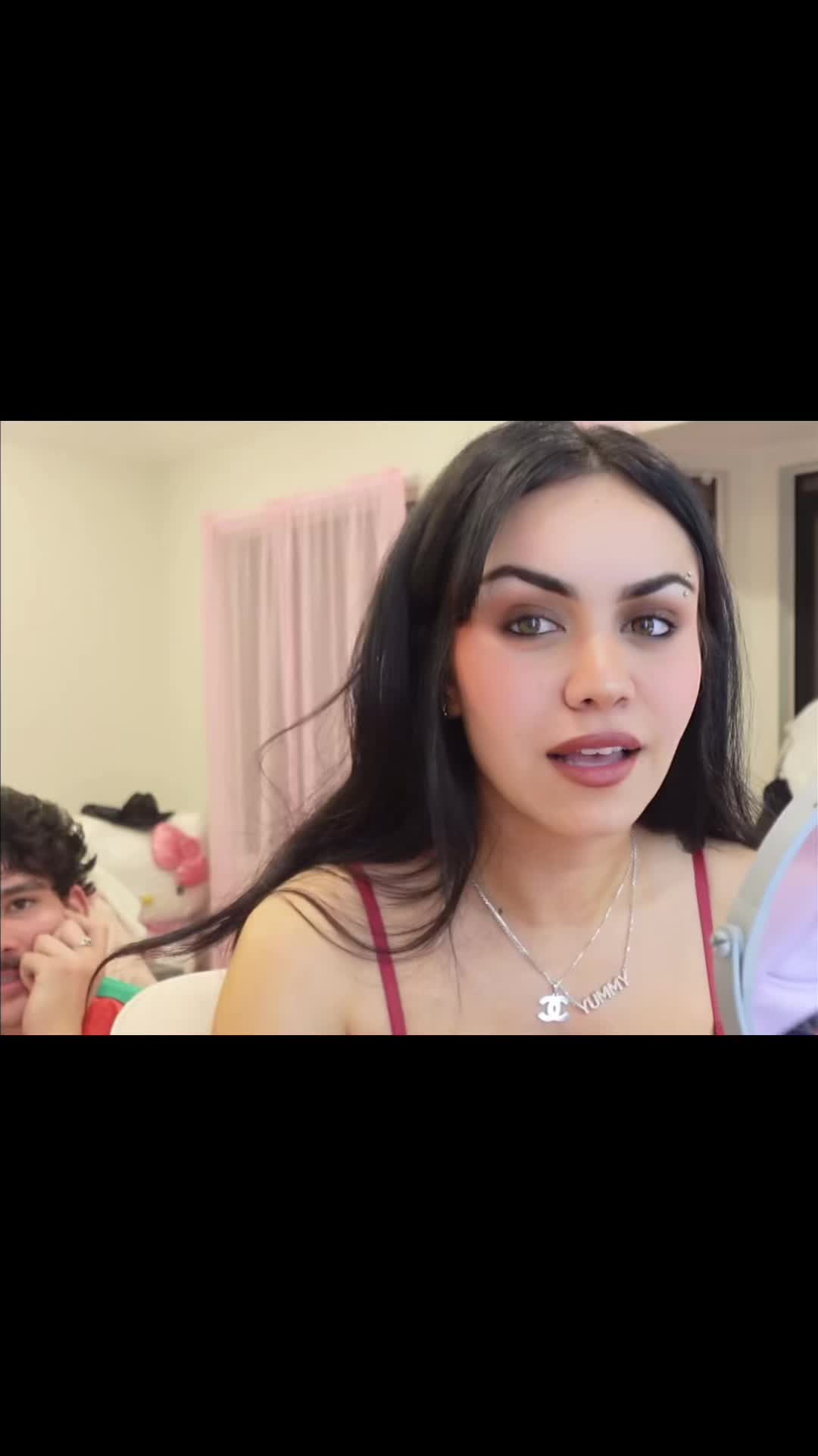 @Vee🎀