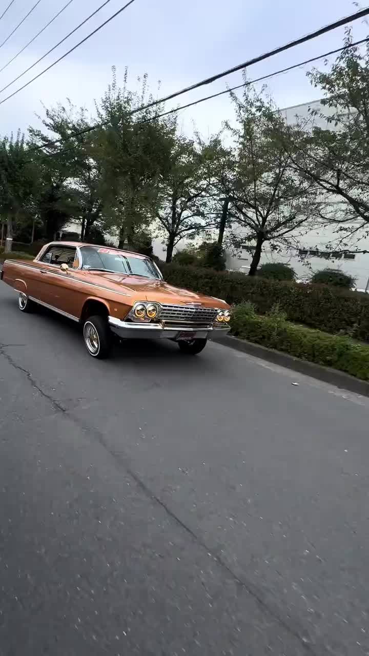 @Lowrider_Avenue