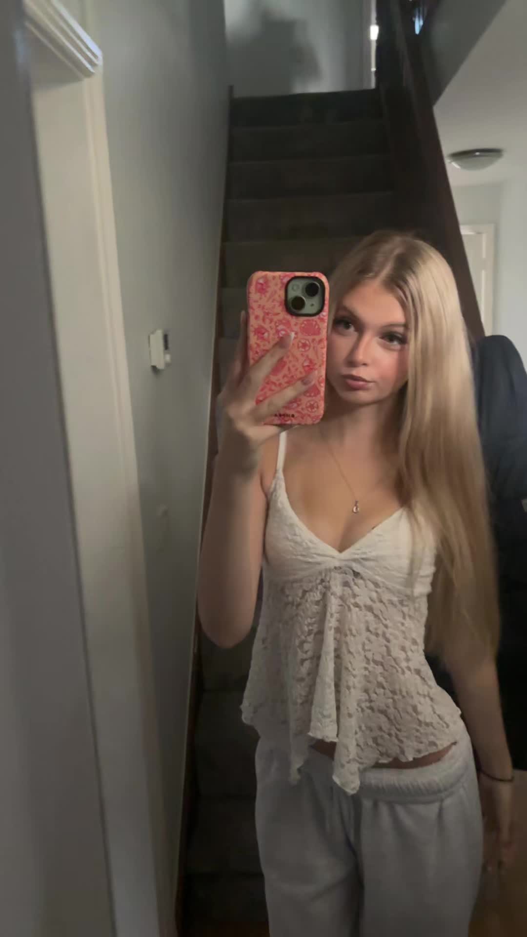 @𝐜𝐡𝐥𝐨💫