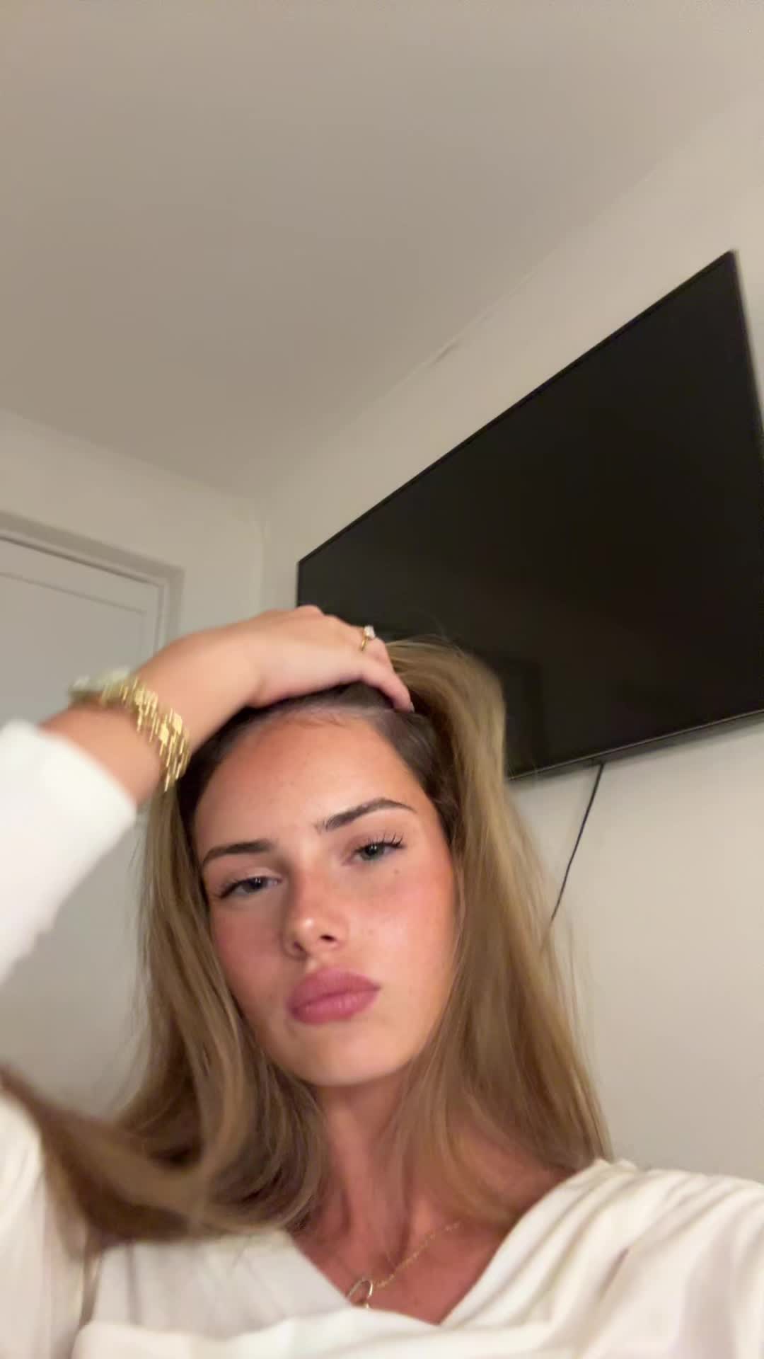 @️