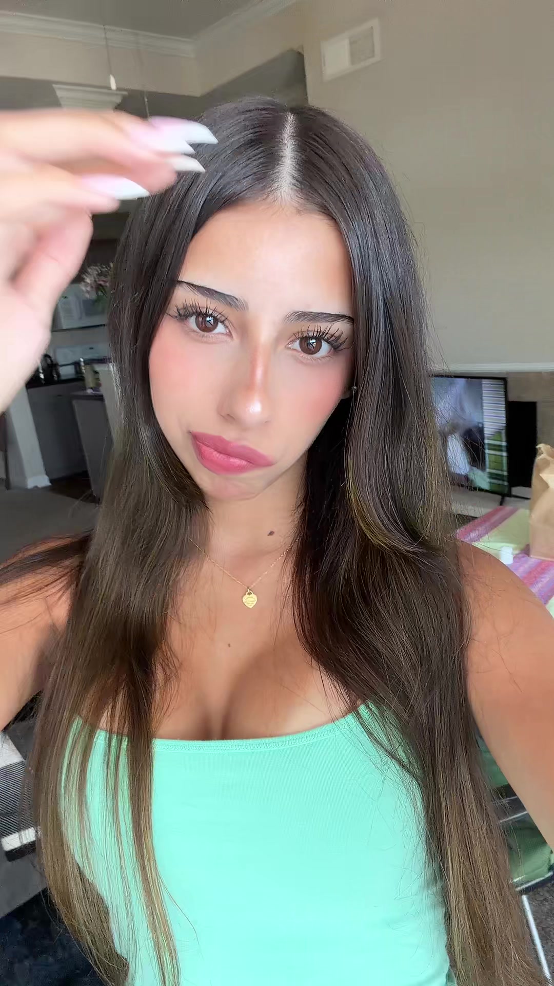 @bella