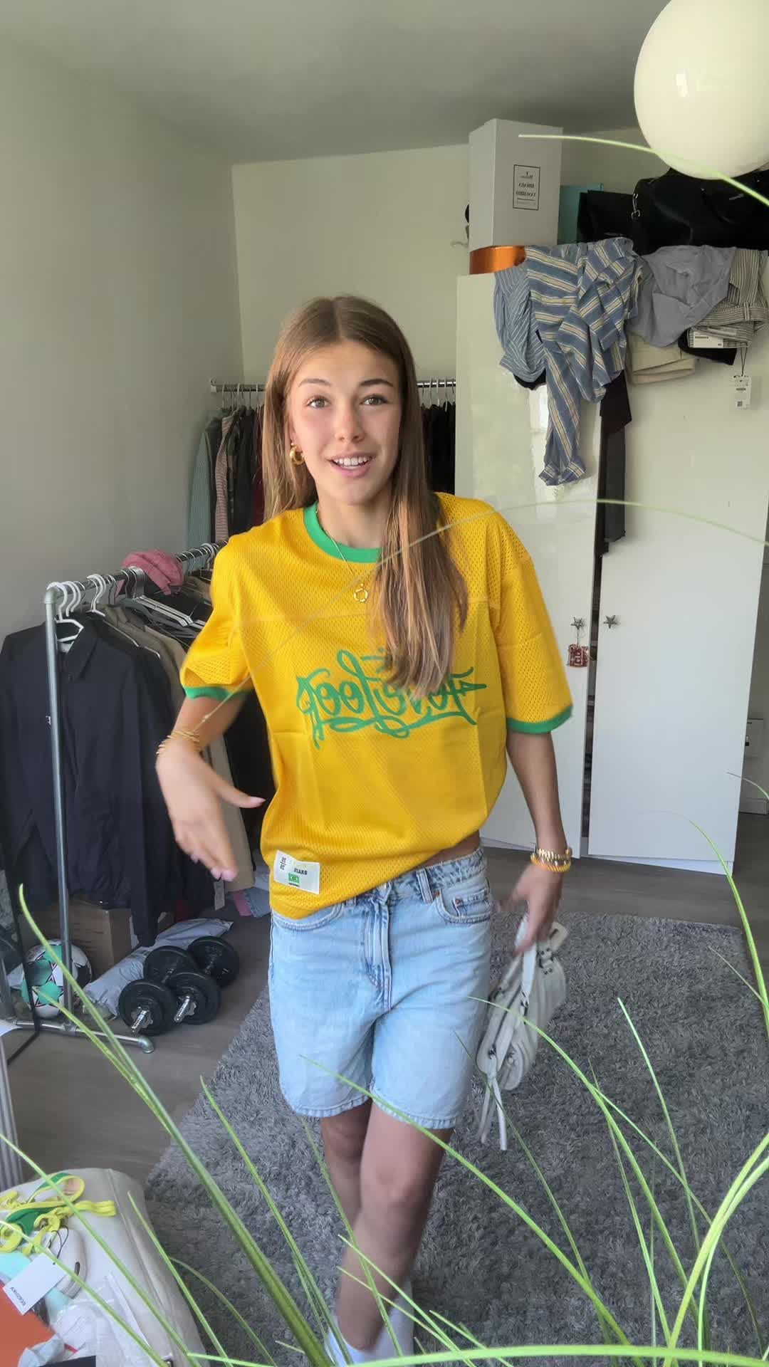 @adelesfashiondiary