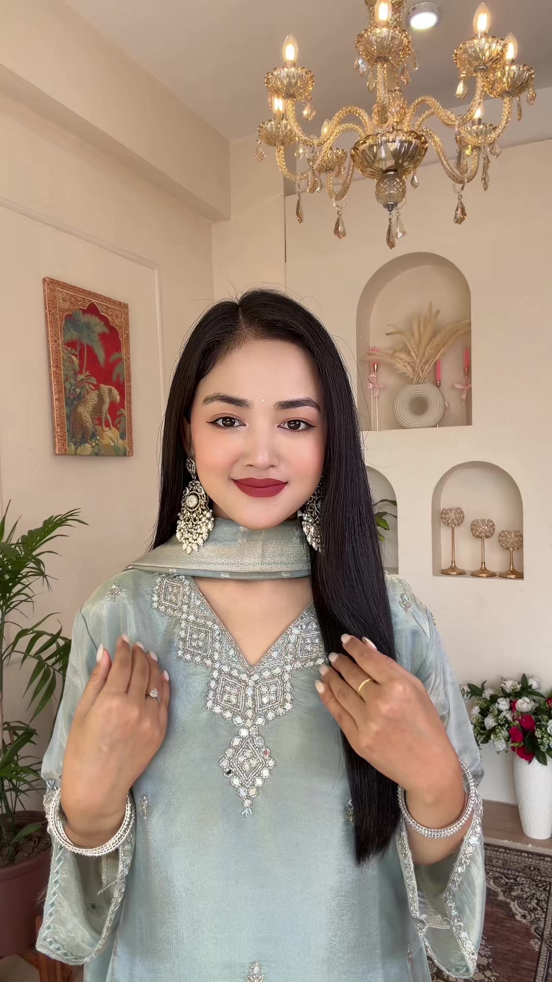 @Naina_TheAttire