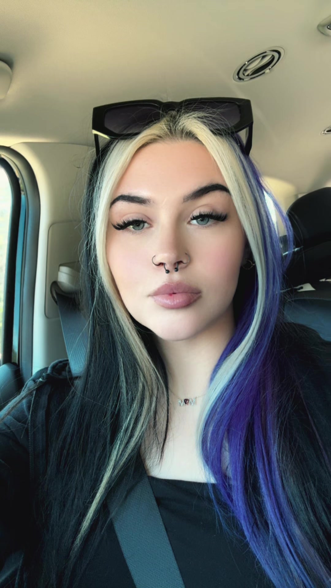@EʌoB&uuml;nn&yuml;