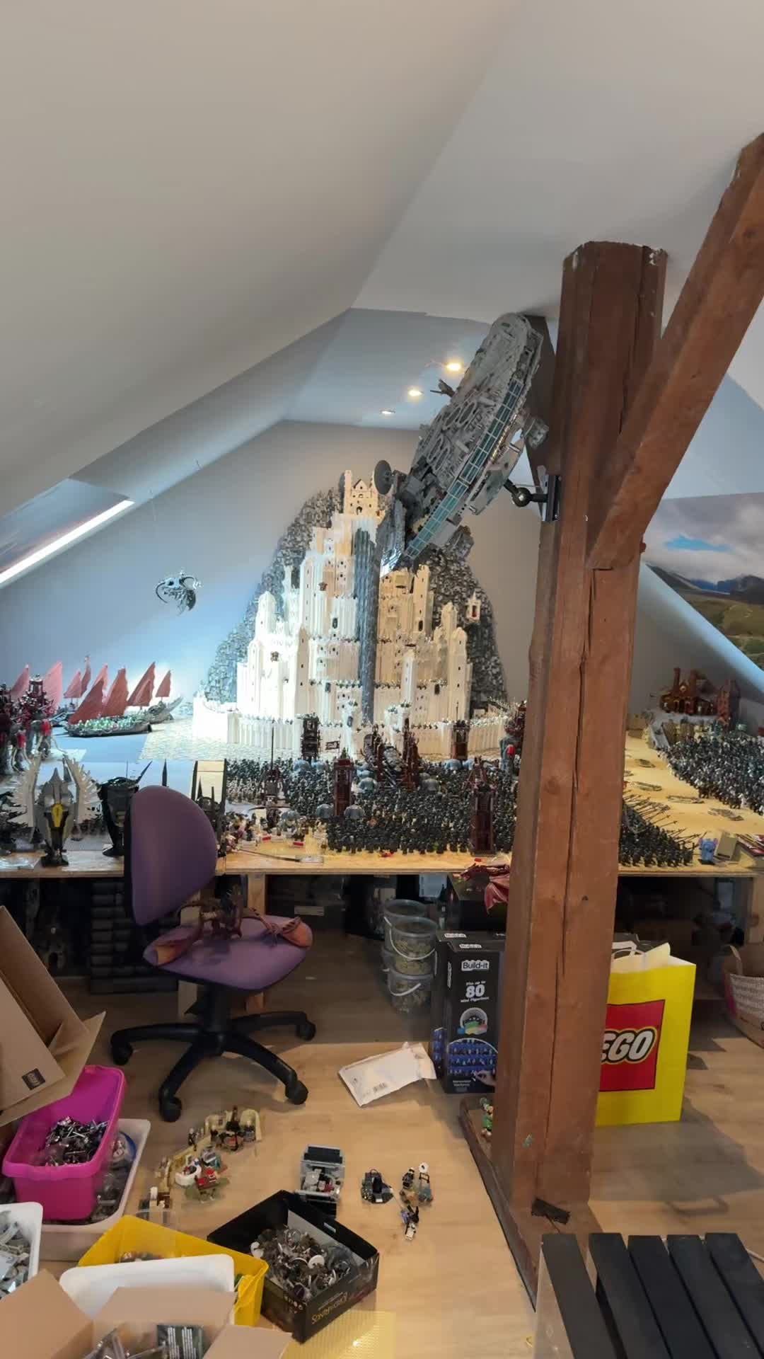 @The Lord of the Bricks