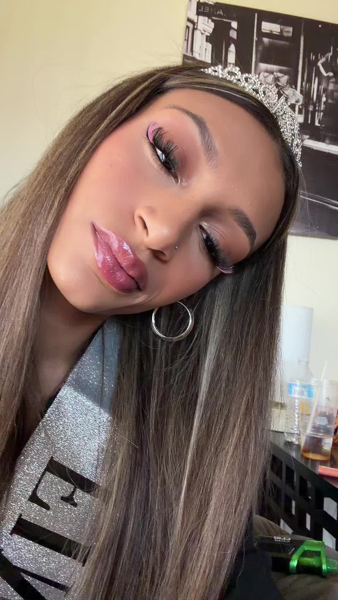 @carleeebaee