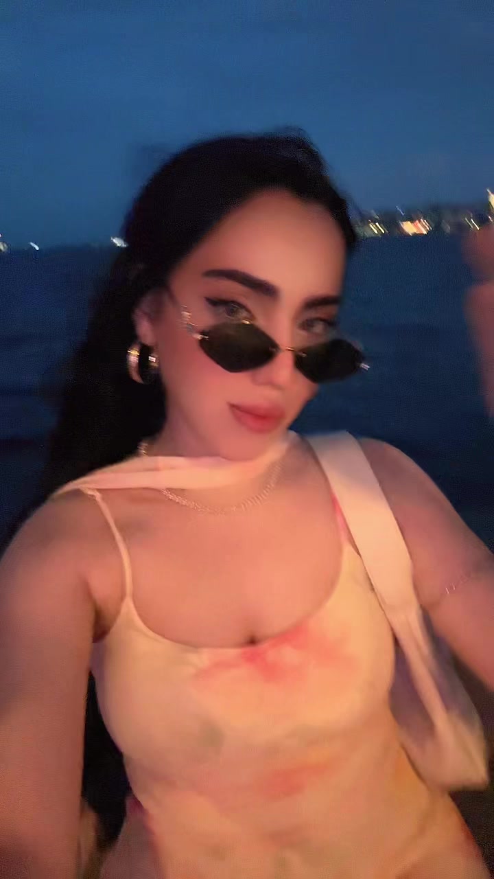 @👀