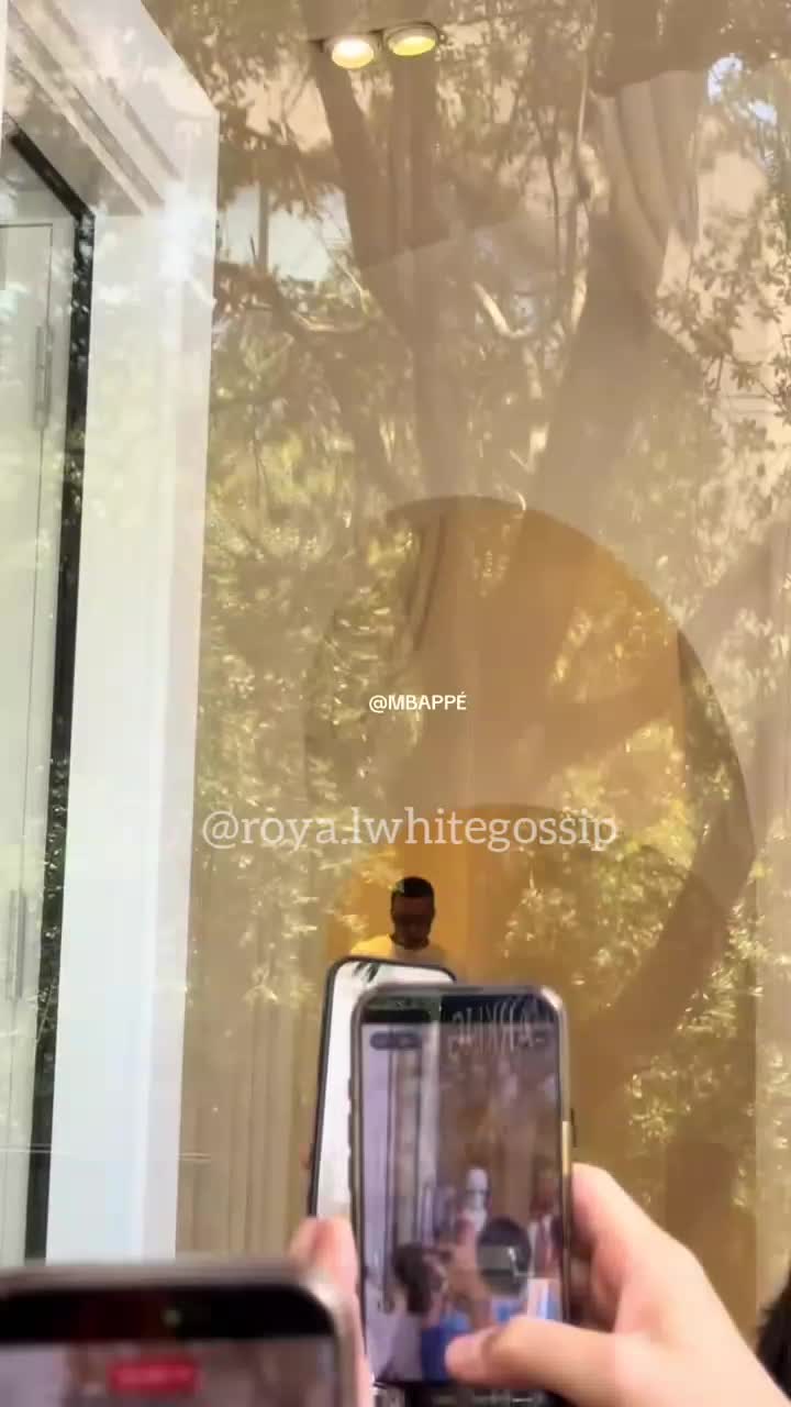 @Royal White Gossip