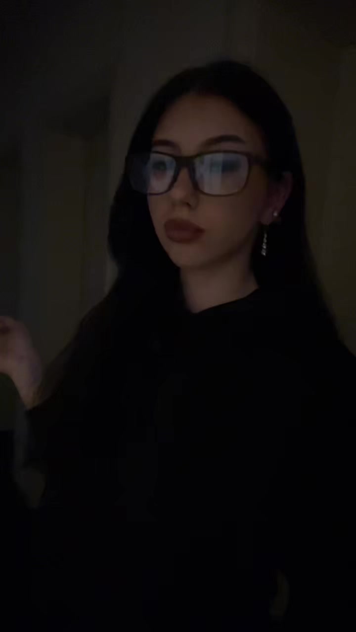 @🫦
