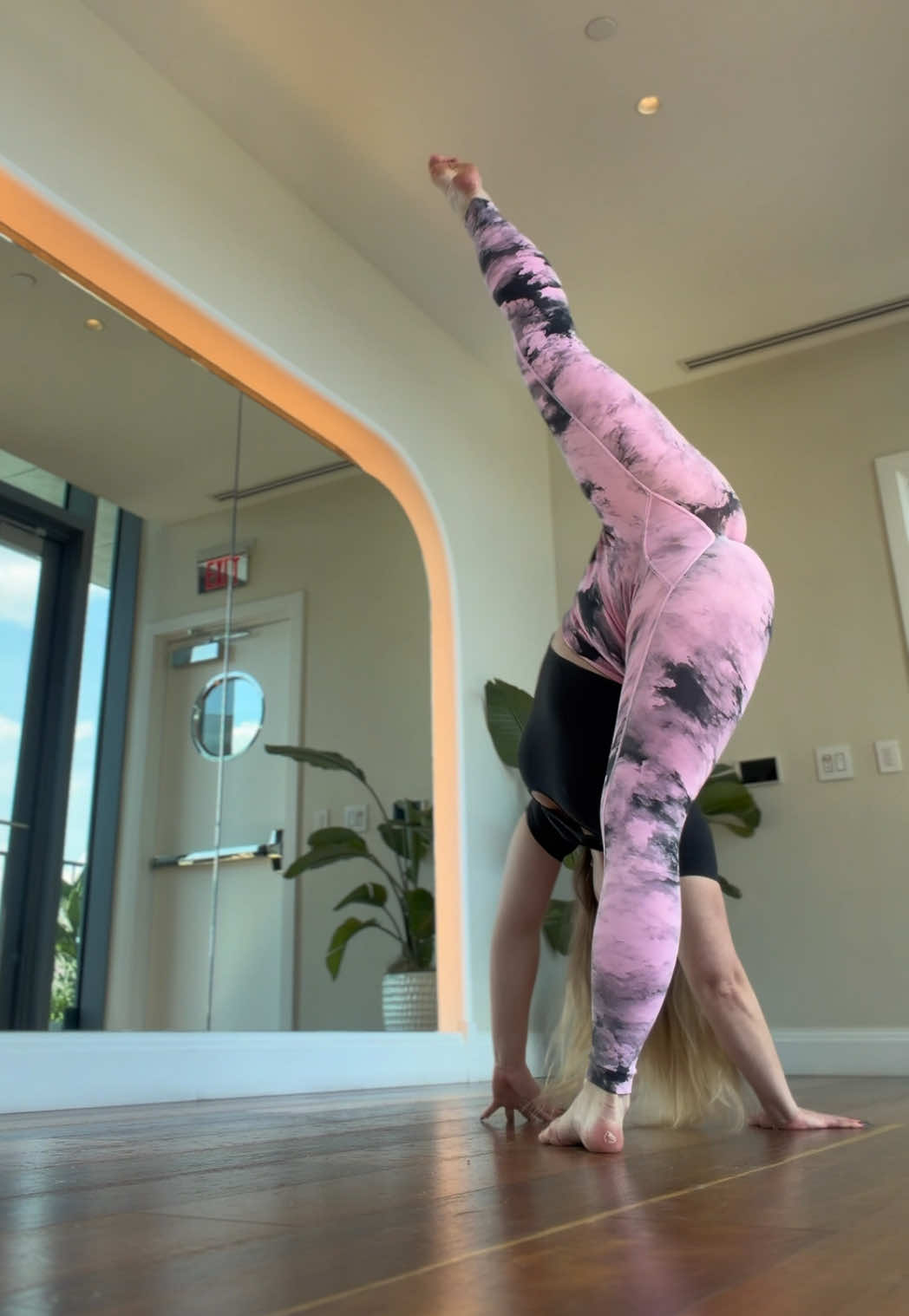 @Stretch With V