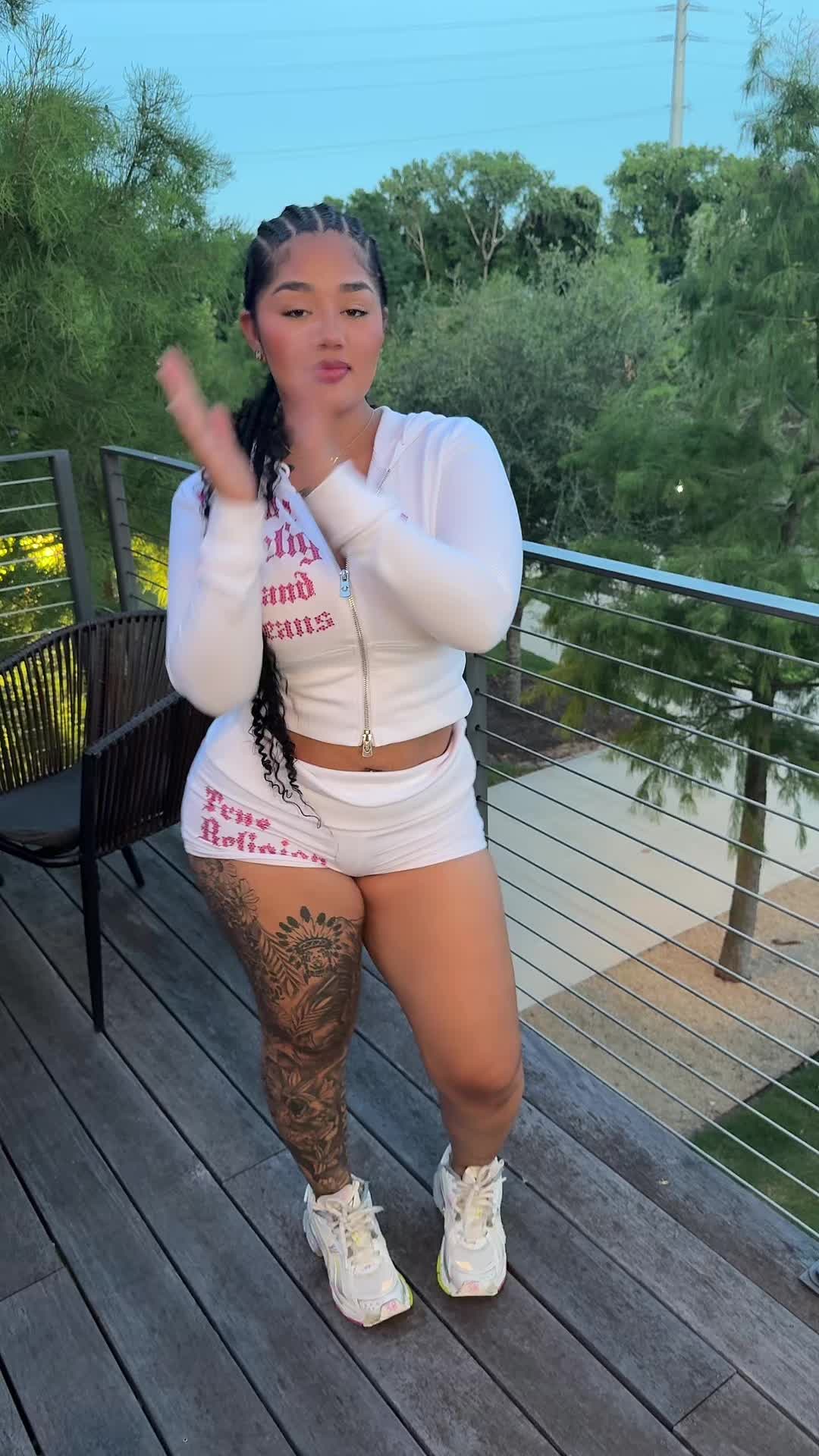 @Daysidukesho