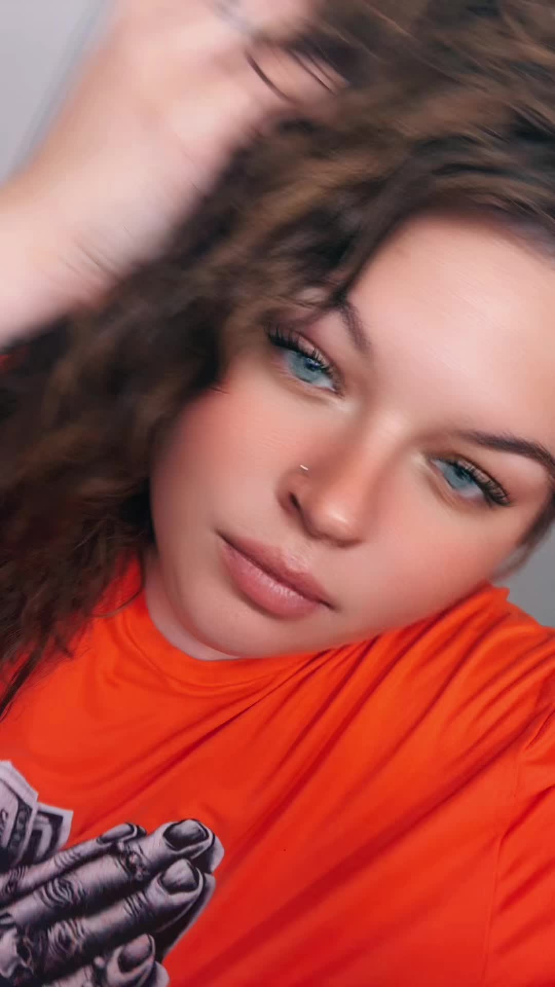 @Blue eyes and thick thighs