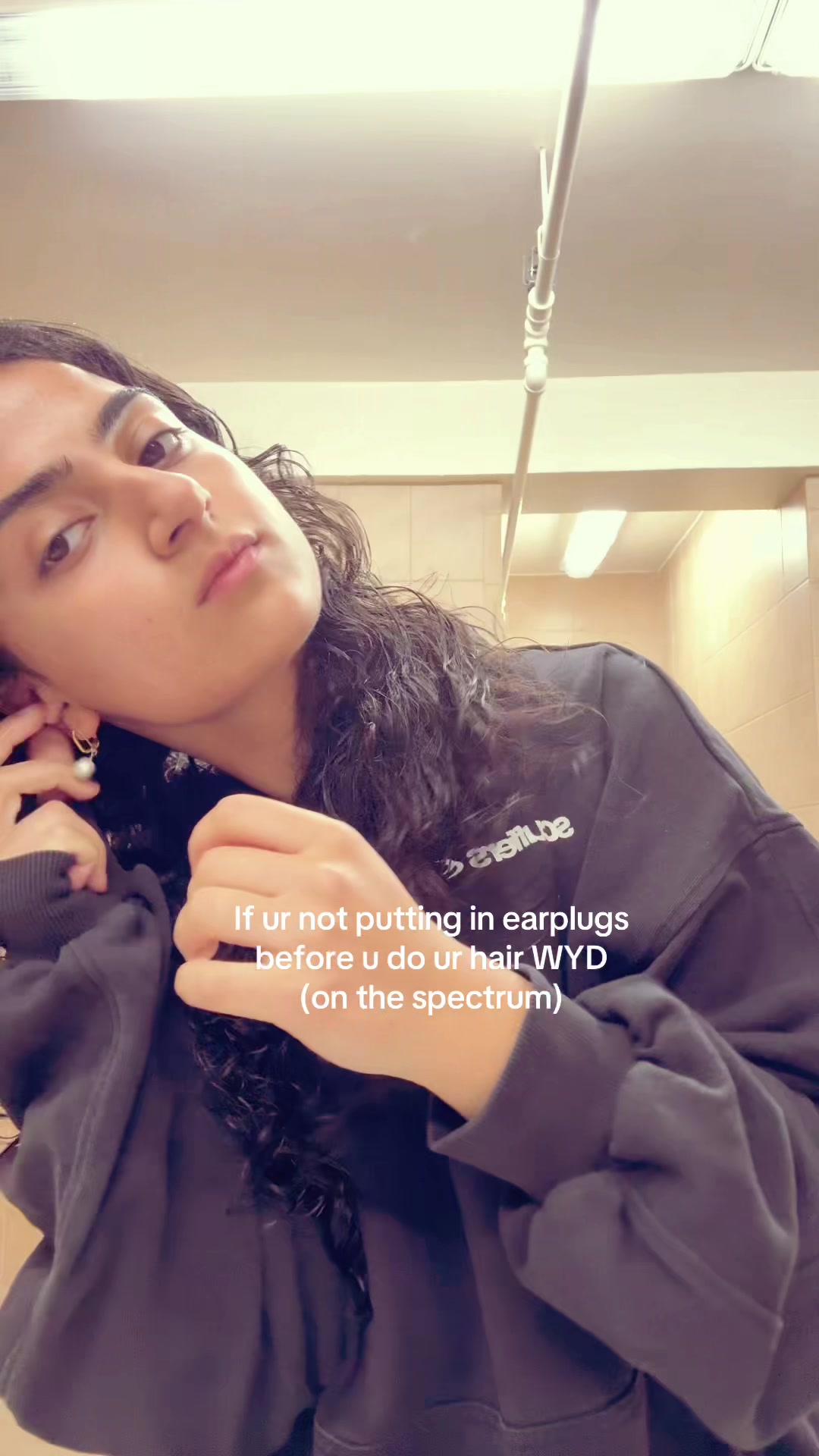@Ava