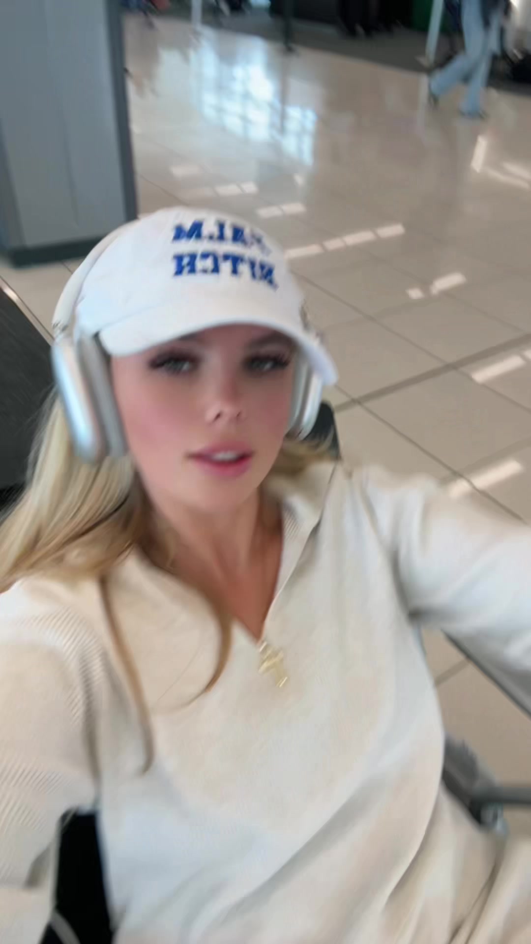 @elliebluegregoria