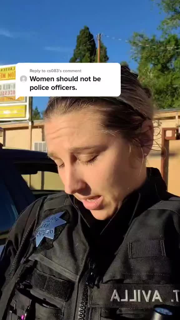 @thegirlcop