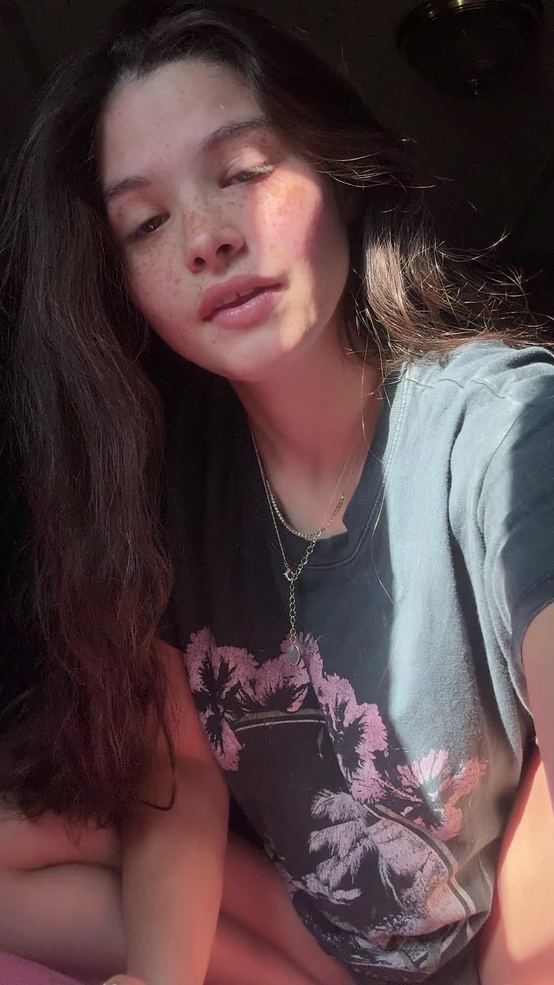 @H 🦋