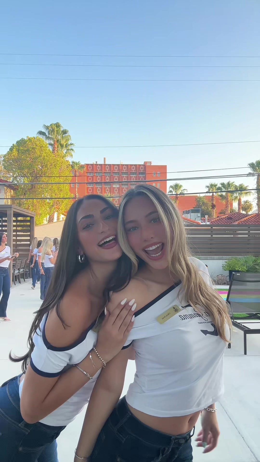 @ella