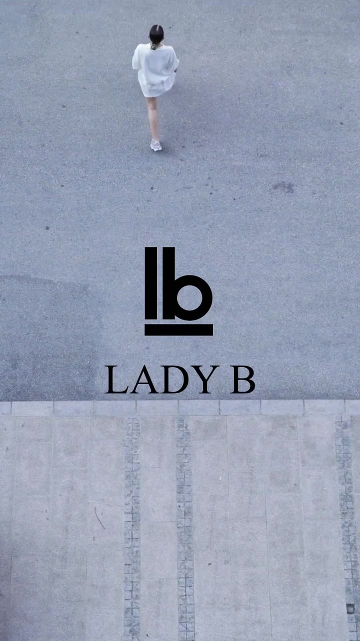 @Ladyb.world