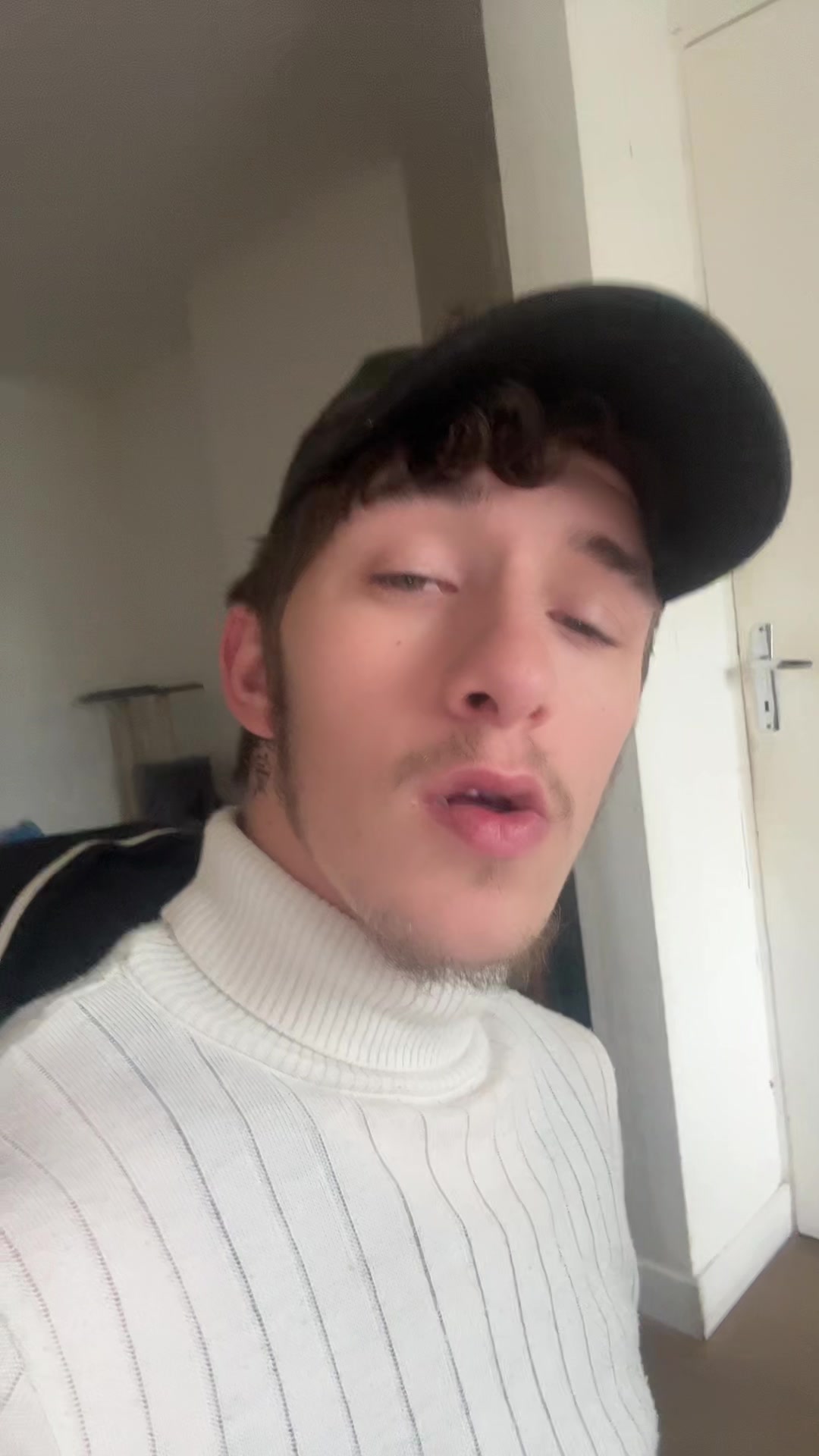 @♕♡⚘ᥣ𝒊𝙤ƞ⚘♡♕