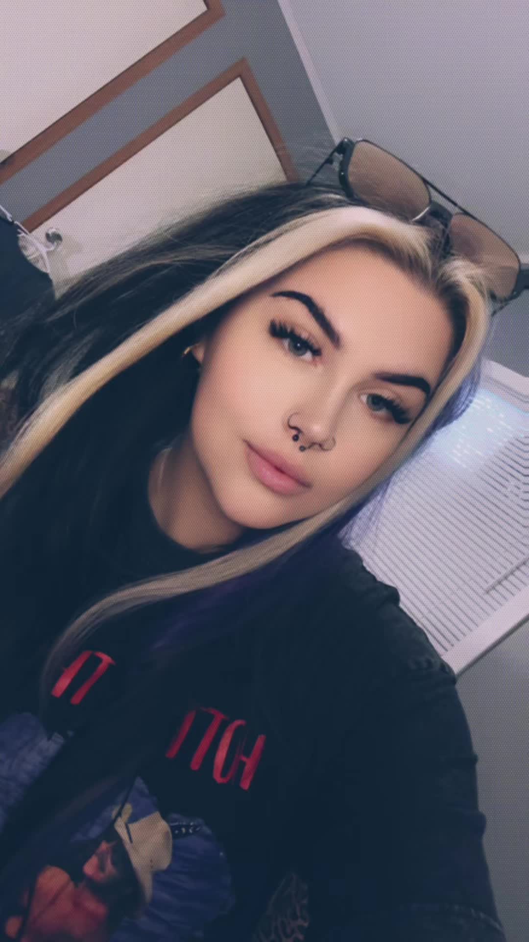 @EʌoB&uuml;nn&yuml;