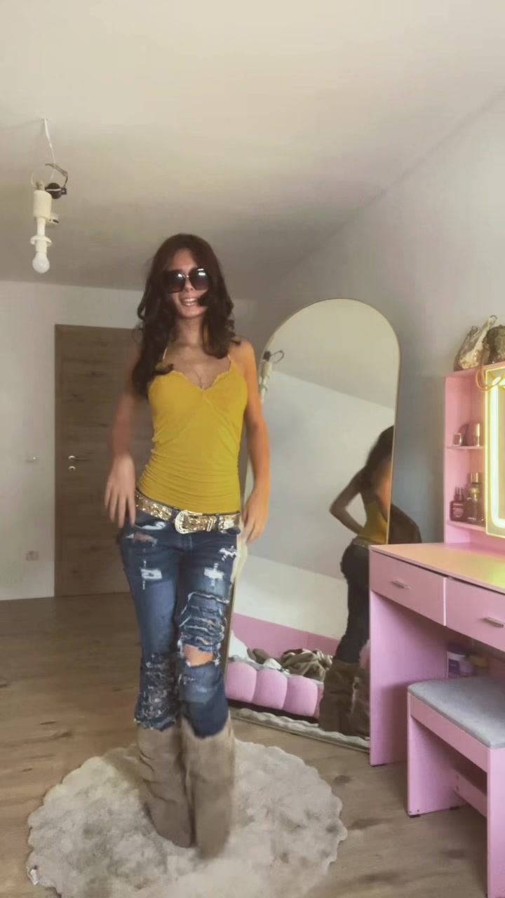 @🎬