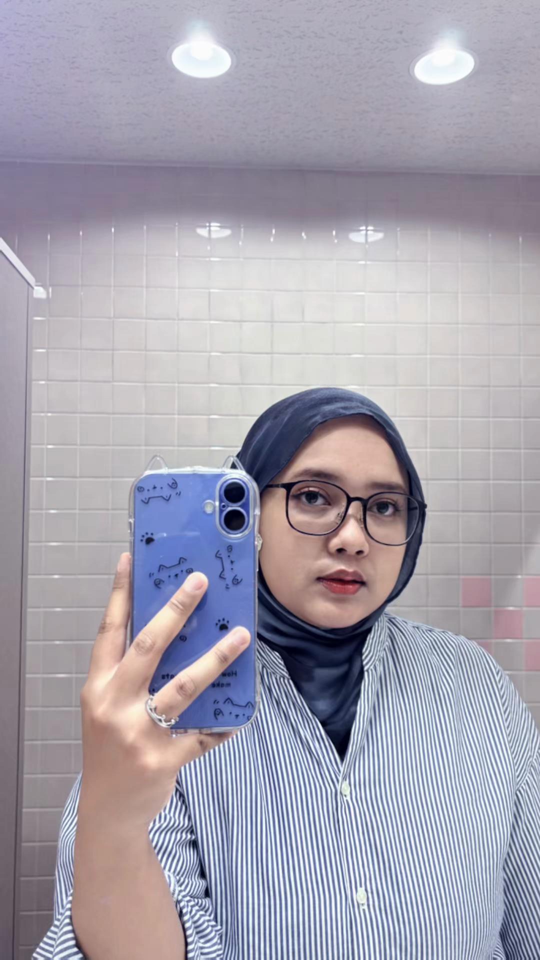 @Khanzaa✨🌈