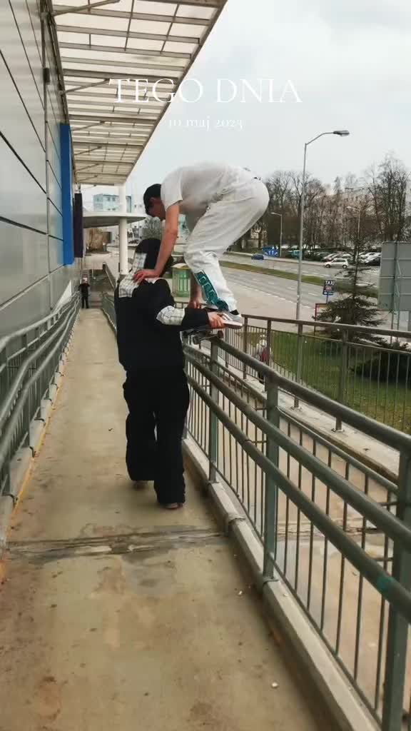 @modnyskejcik