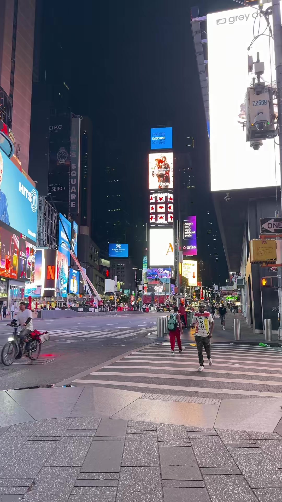 @paolatimessquaresoficial