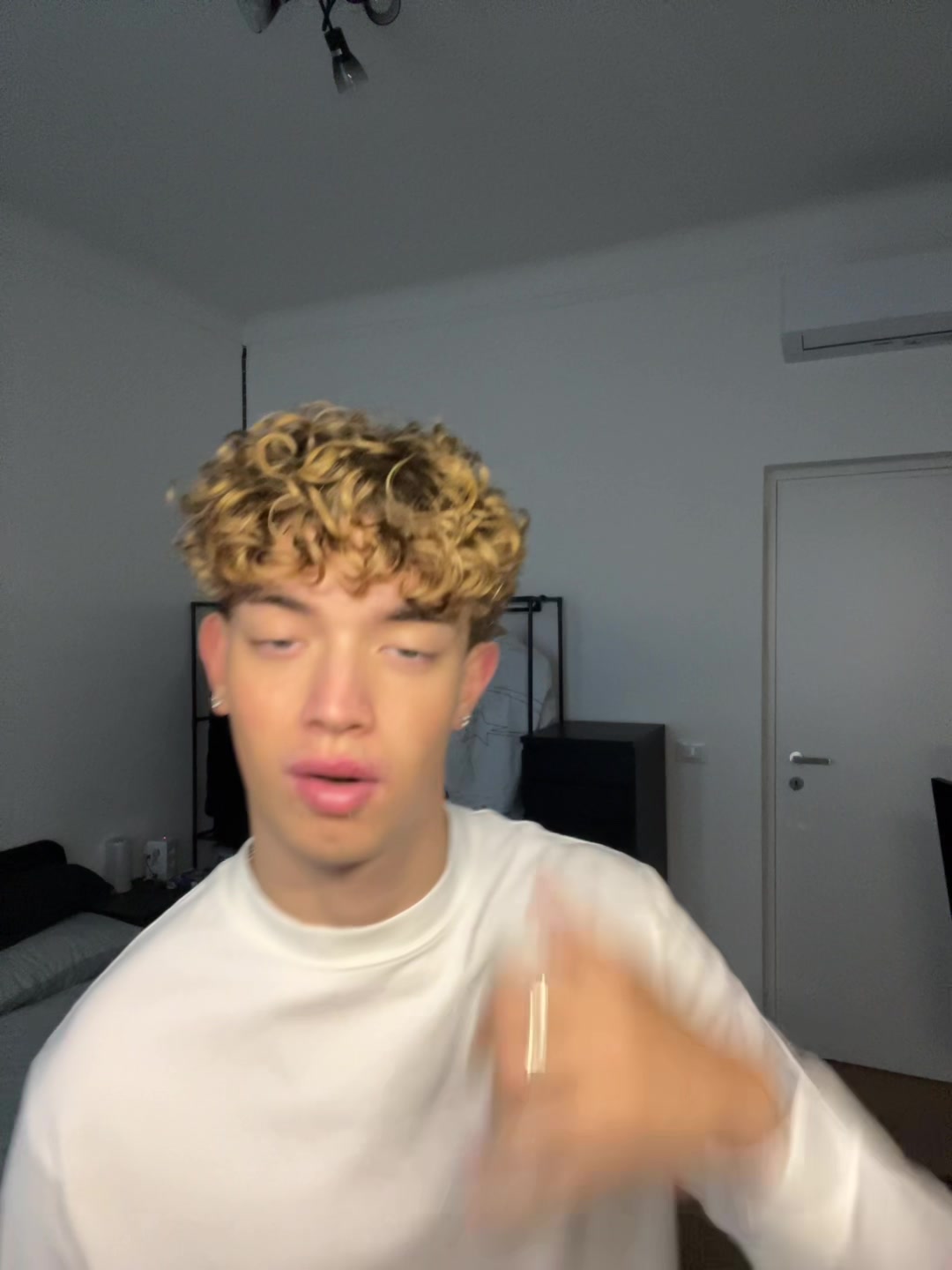@𝓨 𝓛 𝓘 𝓐 𝓝💎