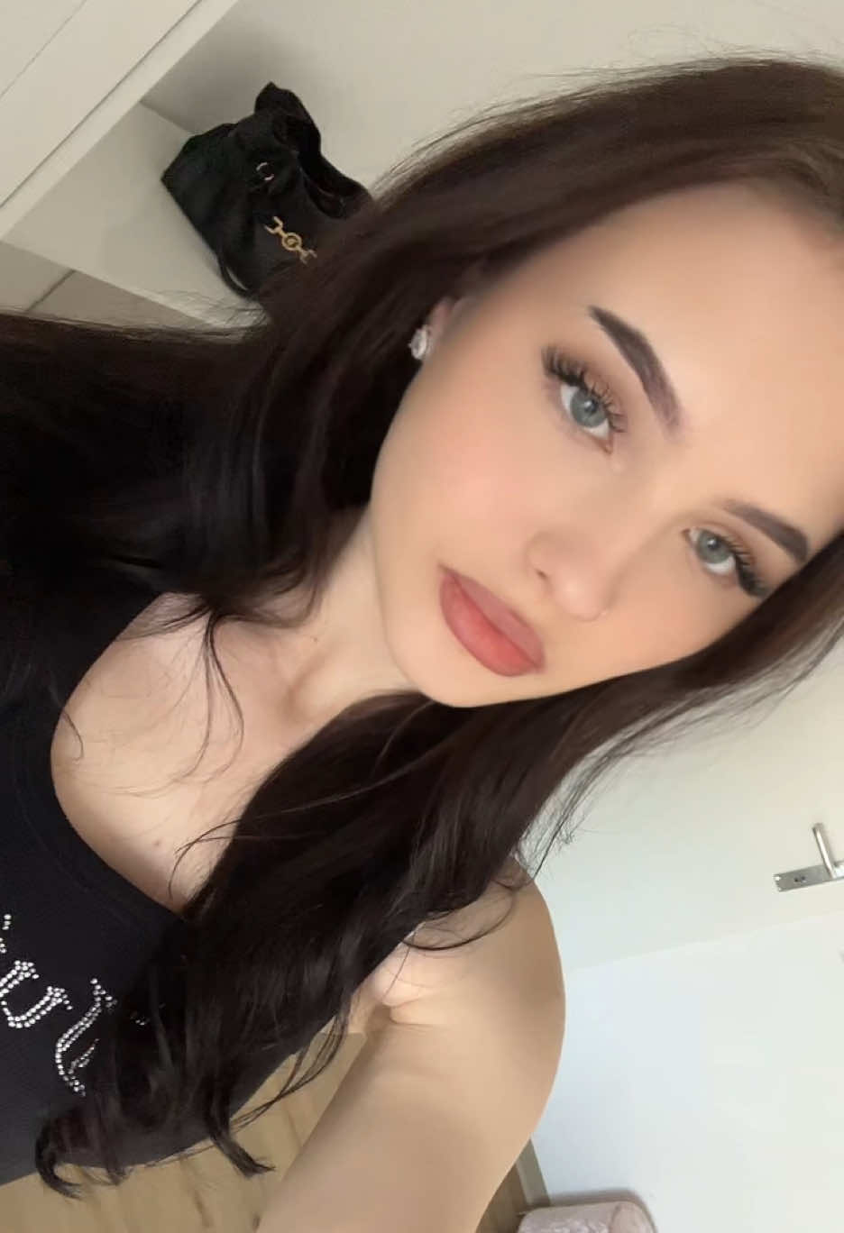 @ludmiila.aaa