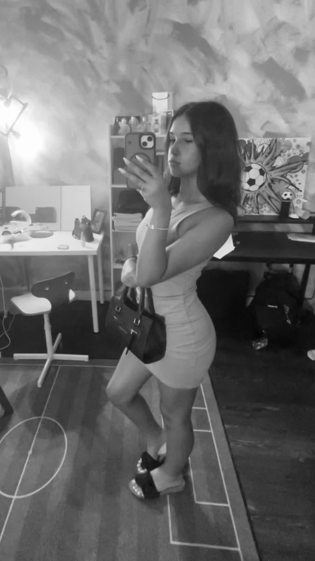 @𝐳𝐨𝐞