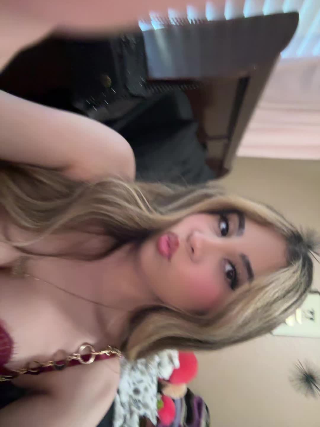 @𝒜𝓃𝒶𝒽𝒾 🩰