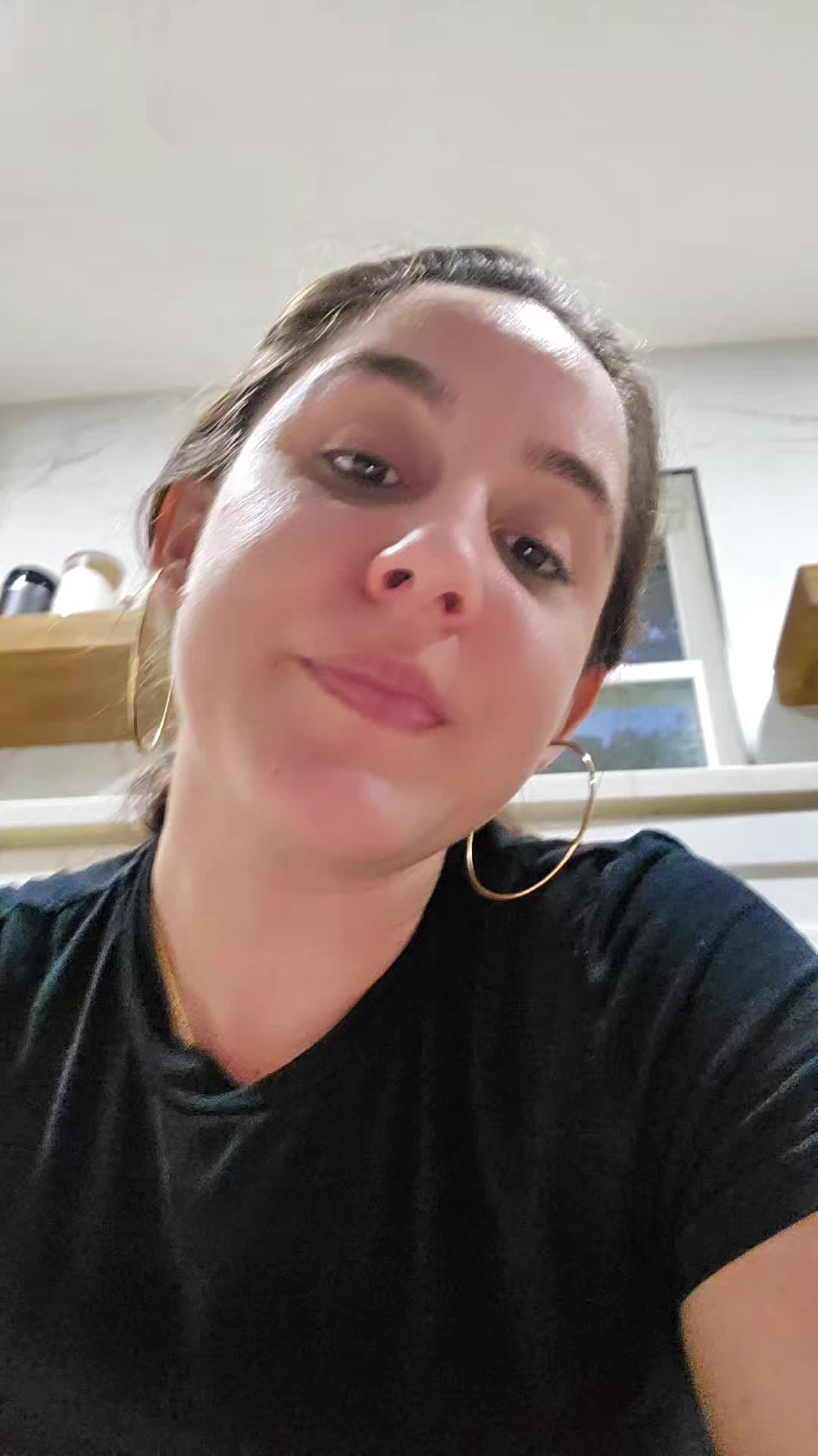 @YeinysVibes