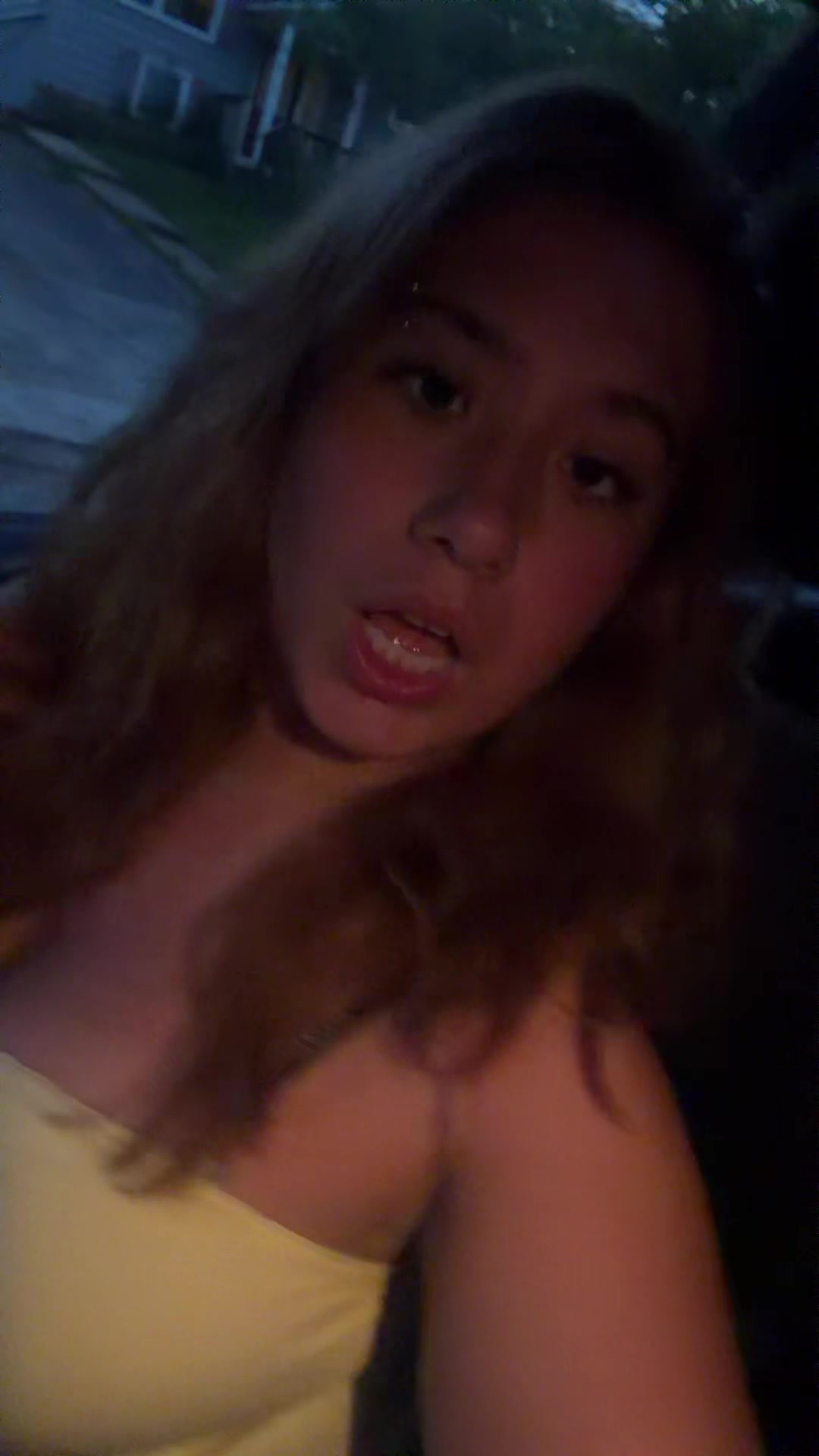 @miavela333