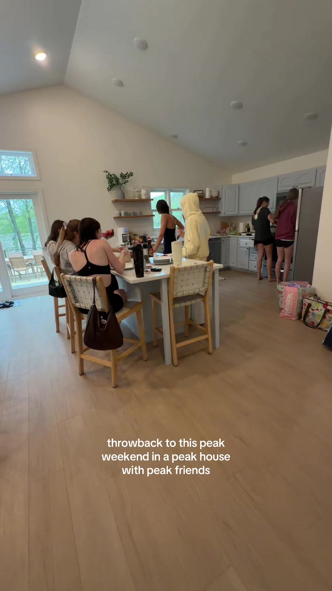 @sophias_social