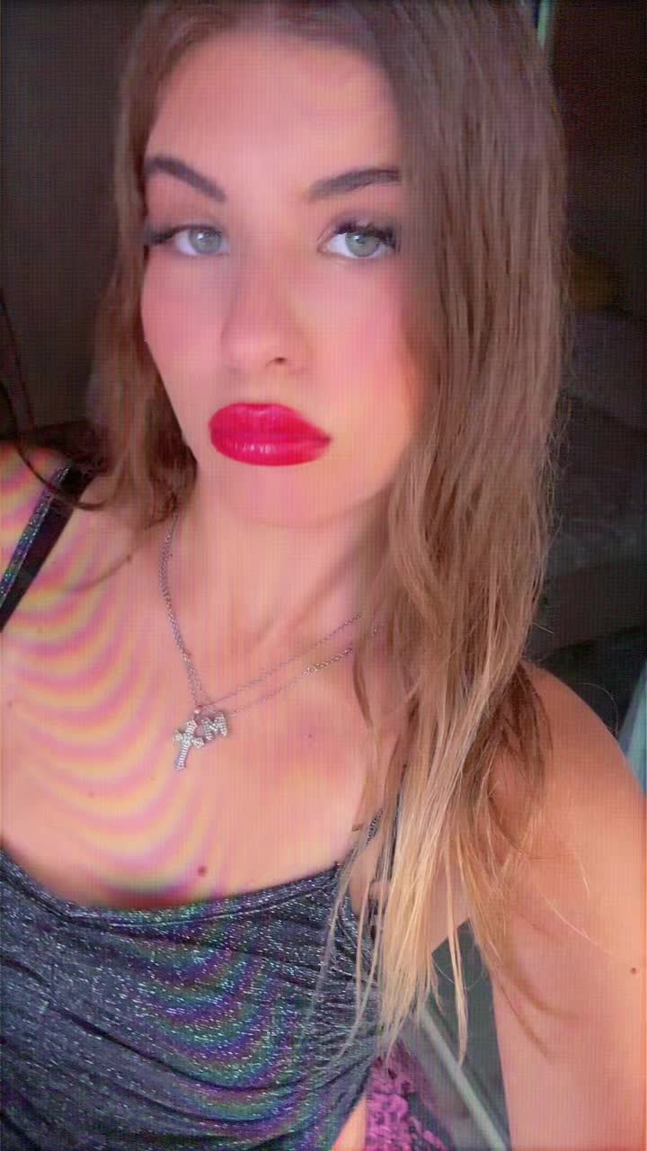 @𝒟𝑒𝒹𝑒🥀