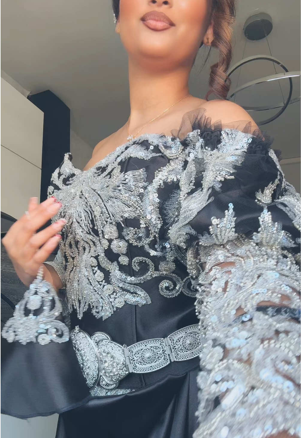 @𝐸🌺