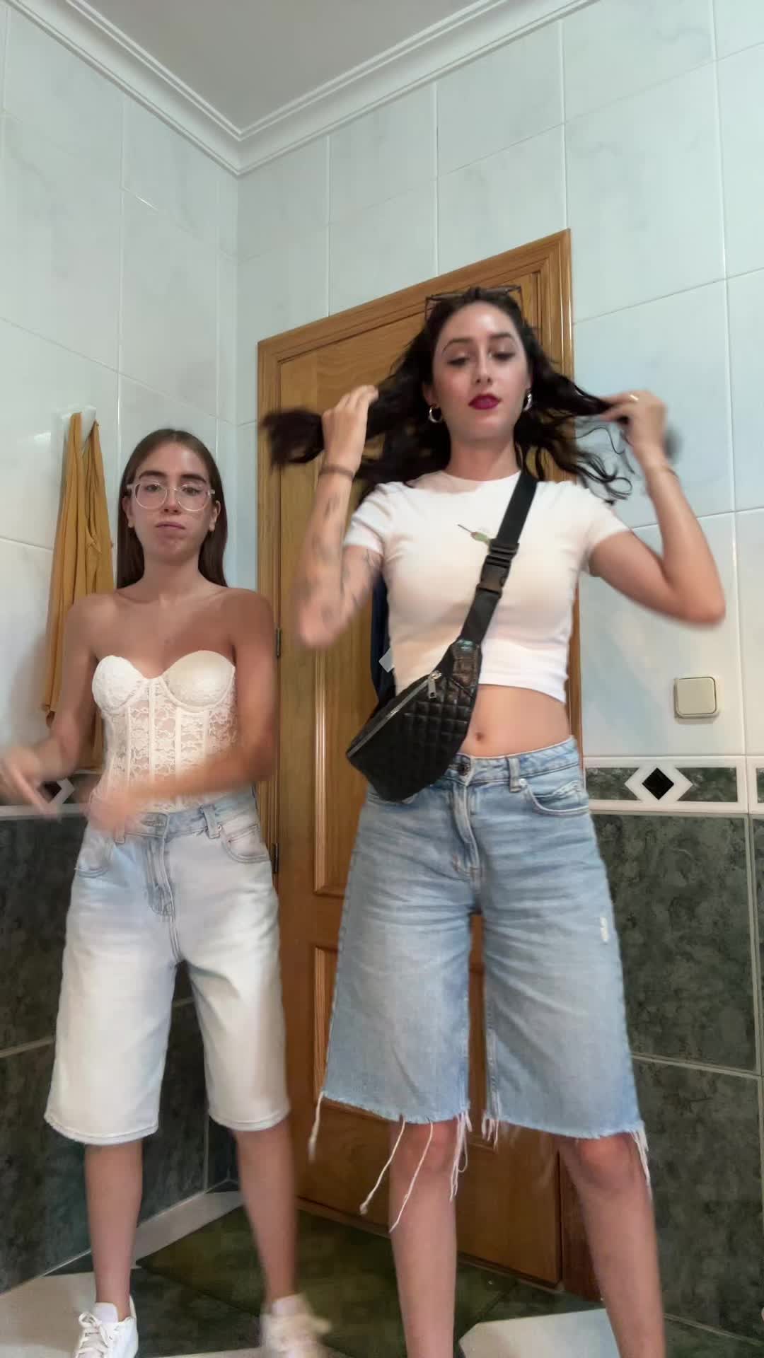 @Elisa🦋